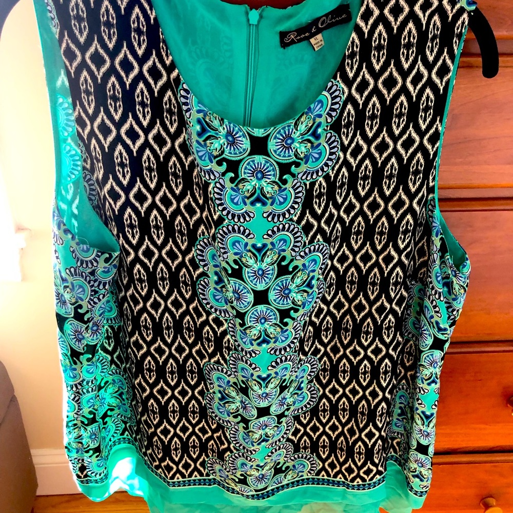 Pretty sleeveless blouse